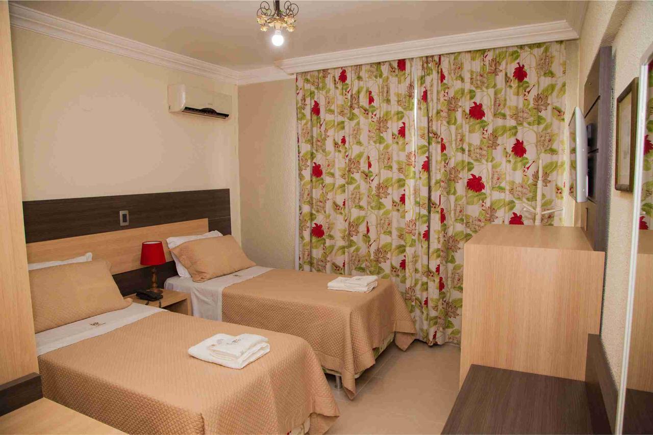 Royal Plaza Hotel 3*